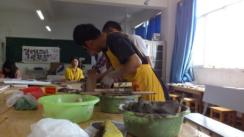 学生在造型工作室 上课