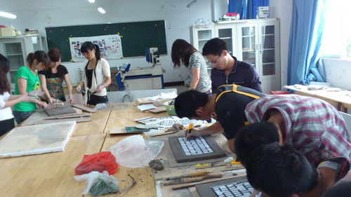 学生在造型工作室 上课