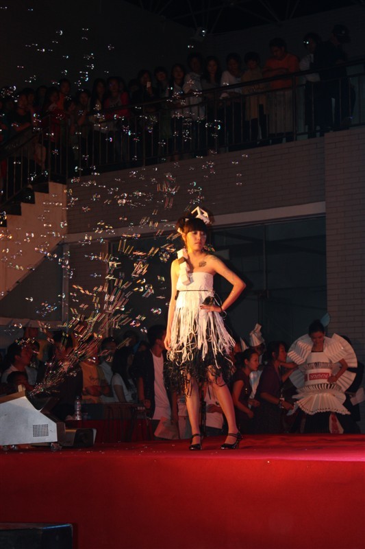 城市学院2008级纸质服装构成展