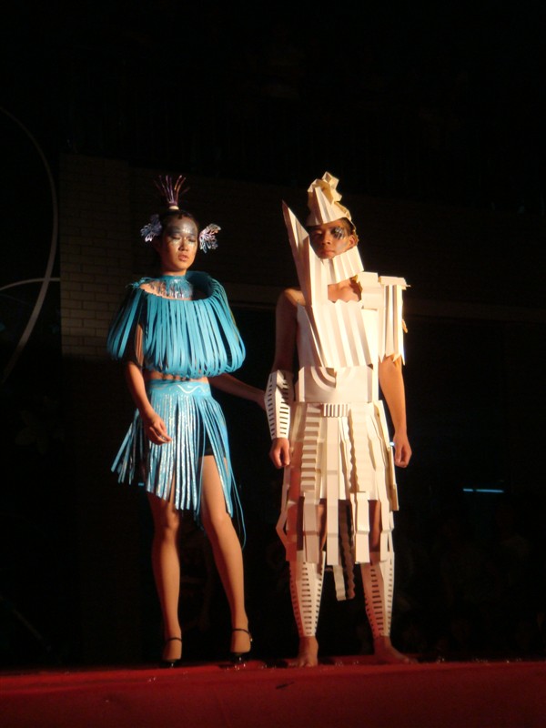 城市学院2008级纸质服装构成展