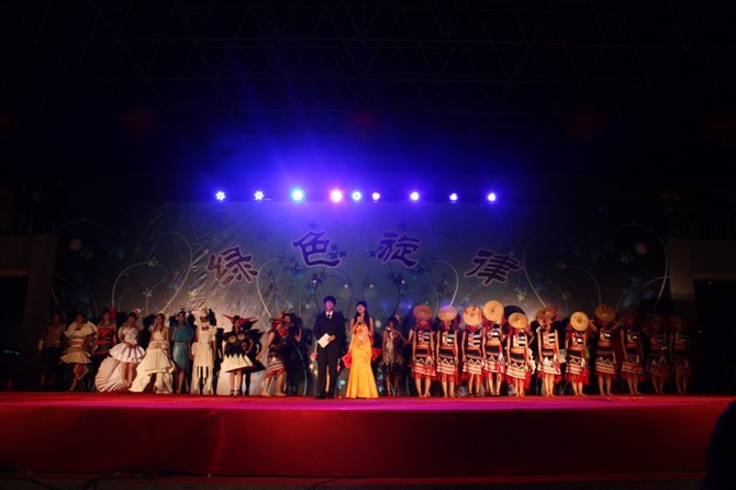 城市学院2008级纸质服装构成展