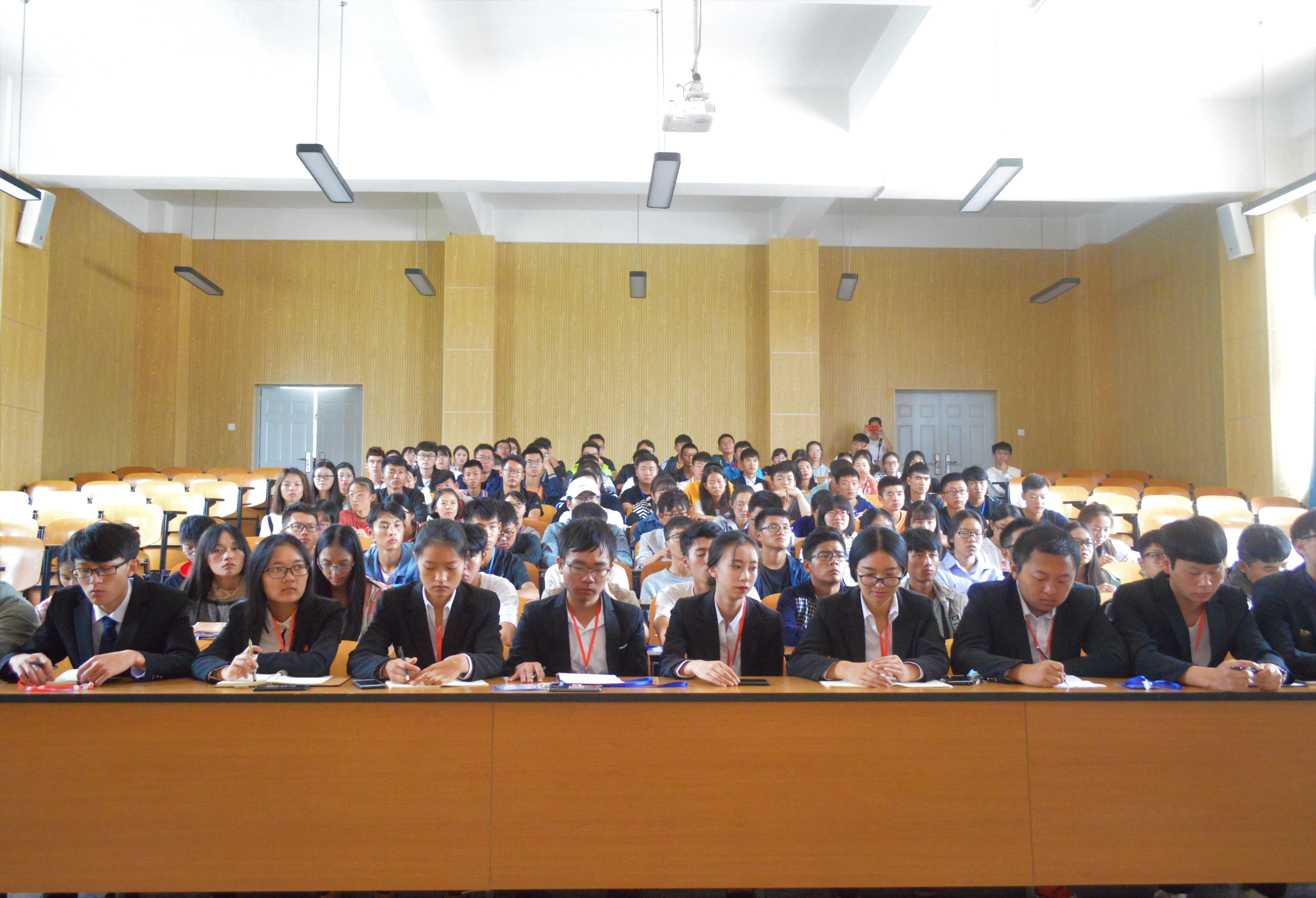 【城院●团委】 2018年新生选聘学生干部岗前培训会 【城院●团委】 2018年新生选聘学生干部岗前培训会