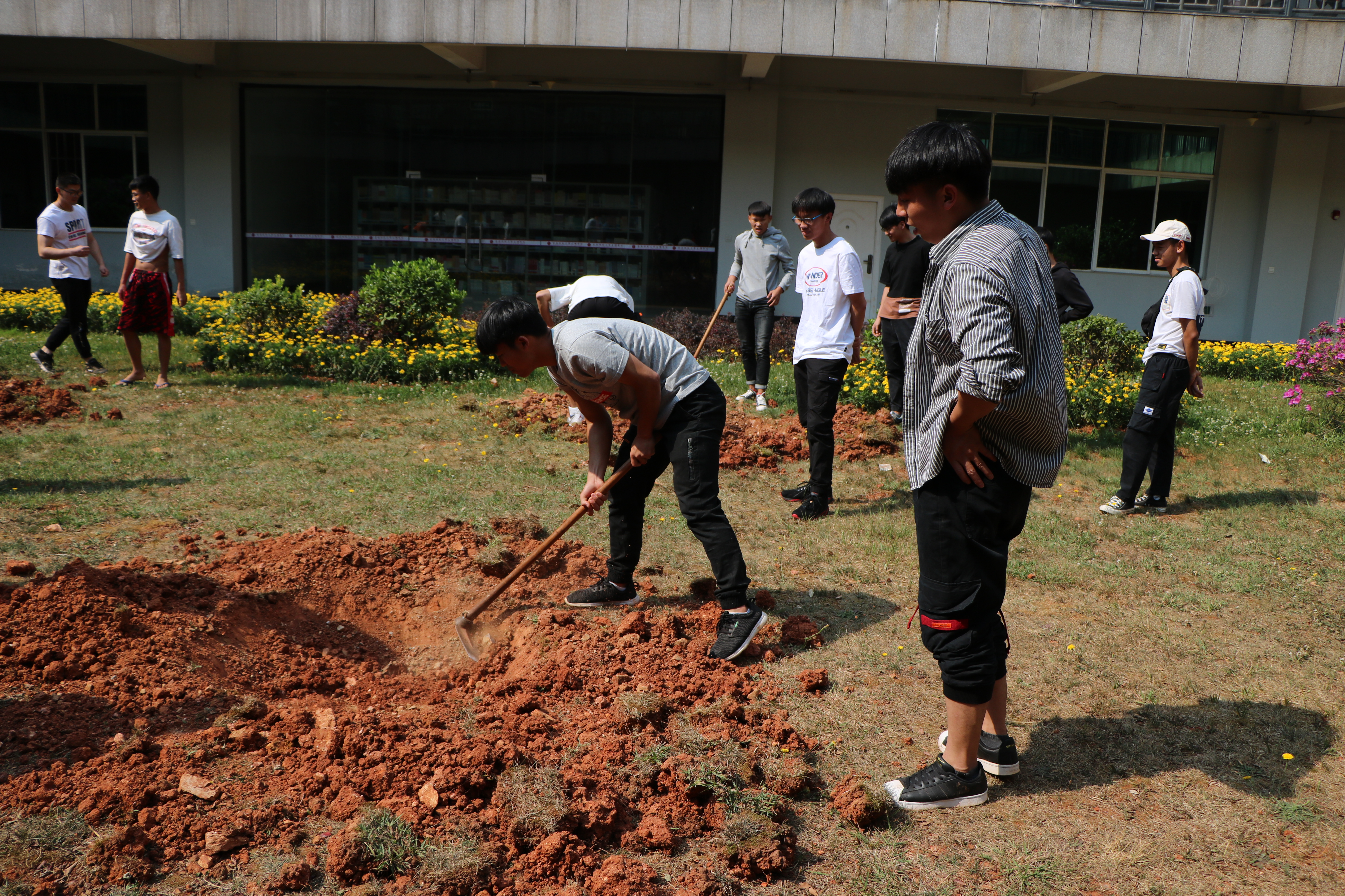 五一 • 跟着17土木B班劳动起来