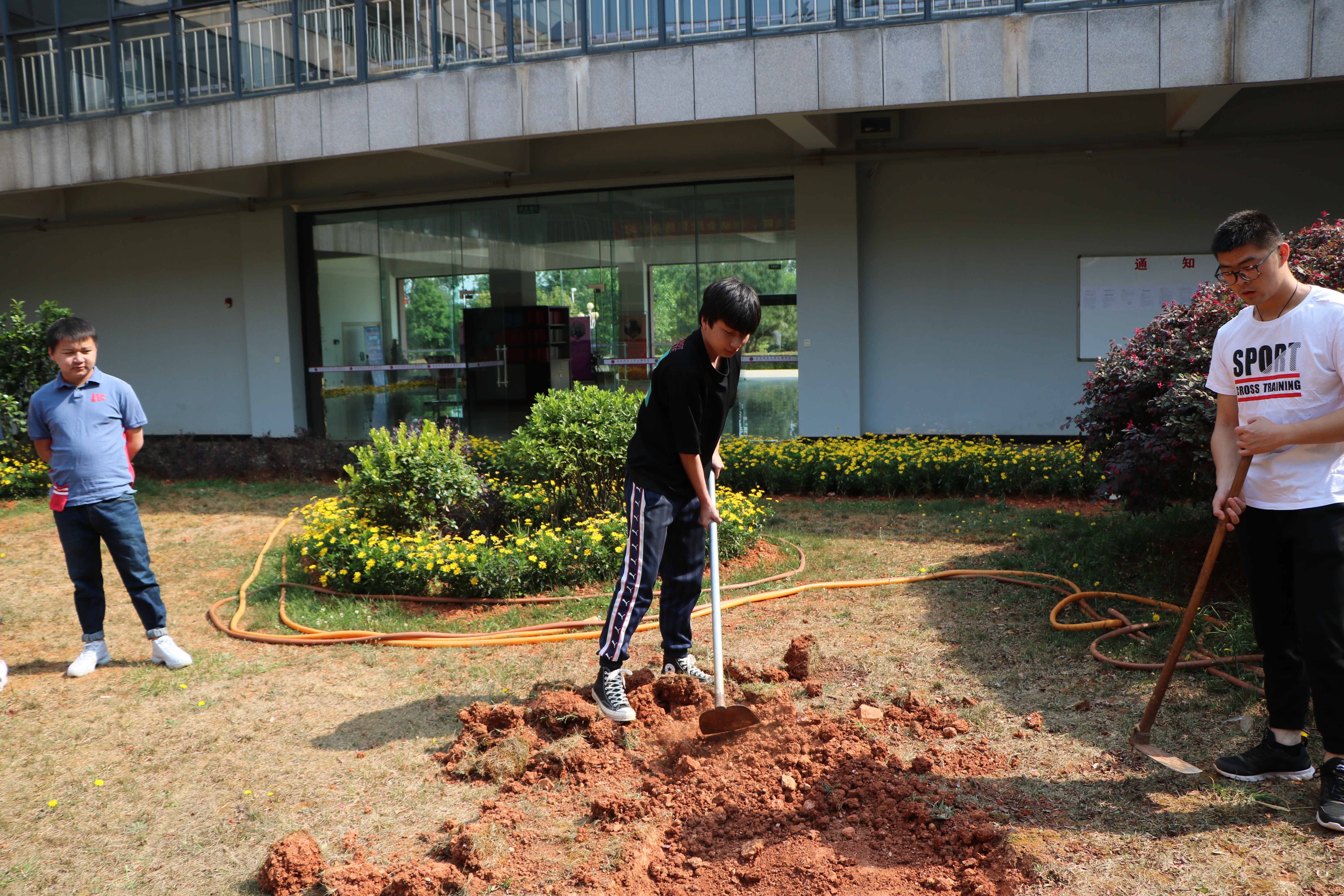 五一 • 跟着17土木B班劳动起来