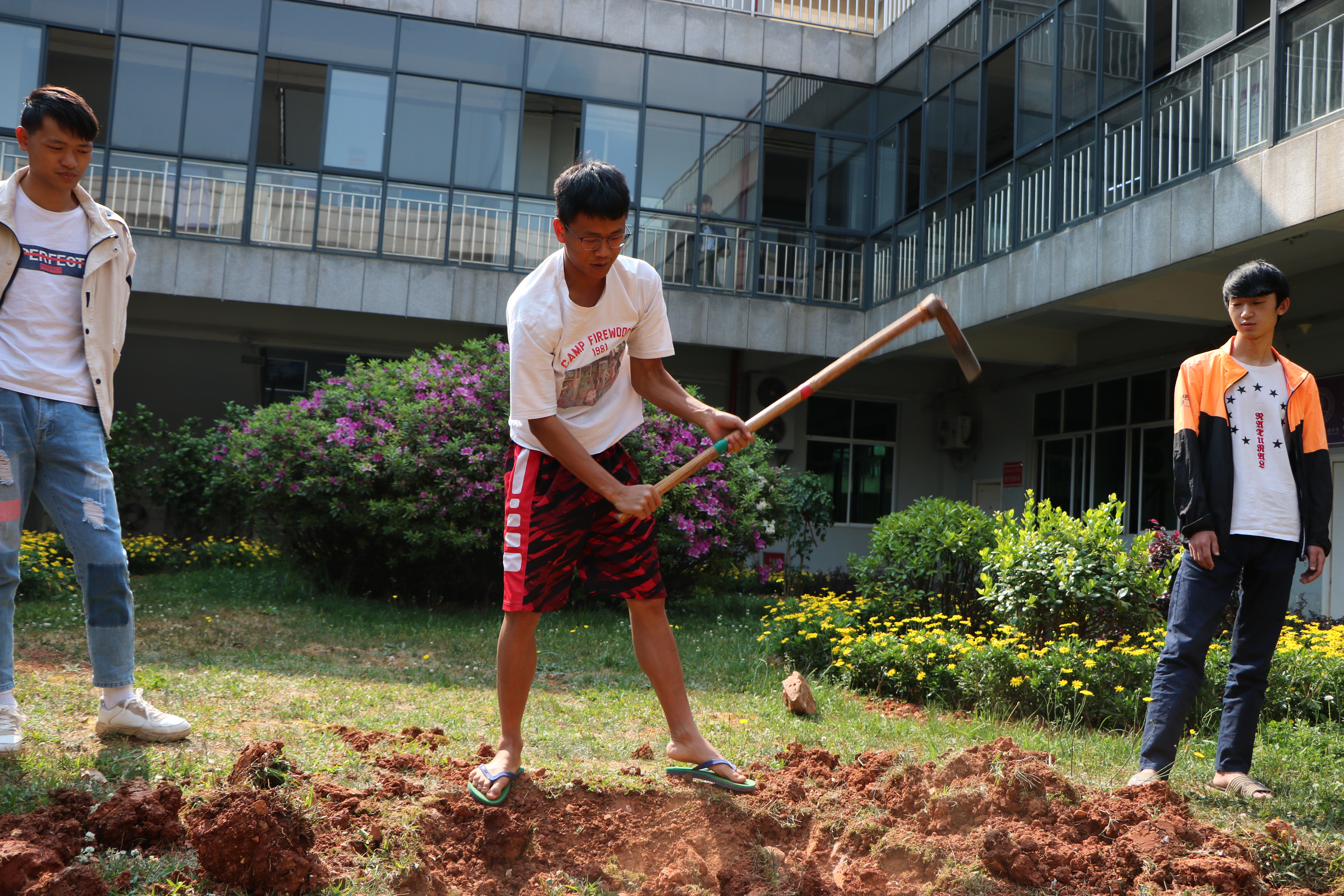 五一 • 跟着17土木B班劳动起来