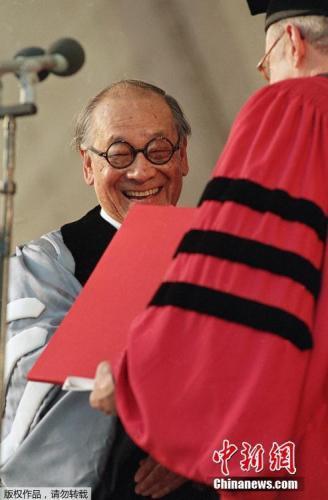 华裔建筑大师贝聿铭去世 曾设计卢浮宫玻璃金字塔