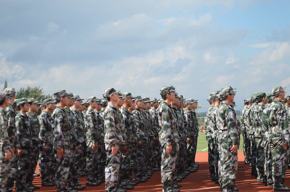 “跨过星河，迈过月亮”，去迎接更好的自己。