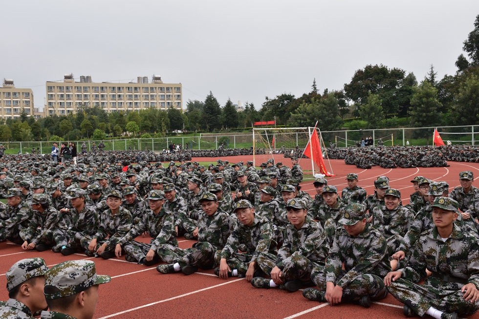 “跨过星河，迈过月亮”，去迎接更好的自己。