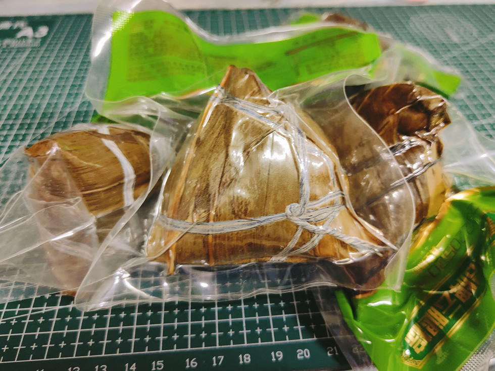 夏色倚青艾，粽香礼佳人