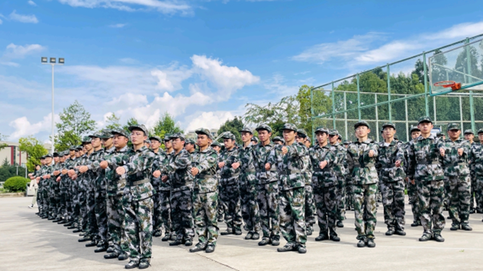 昆明文理学院城市学院2022级军训通讯稿