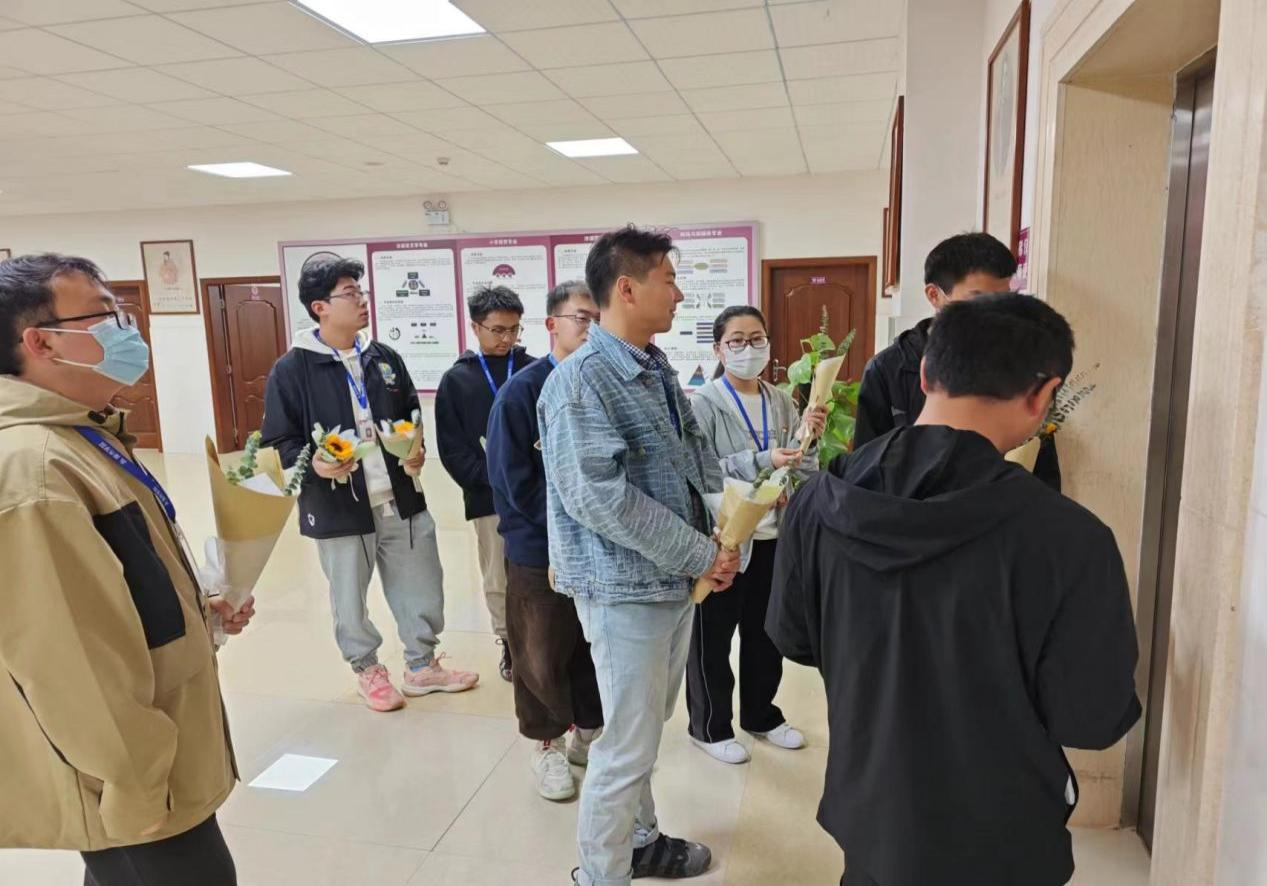 百花齐放，一顾倾城 ——城市学院“三八”妇女节鲜花活动