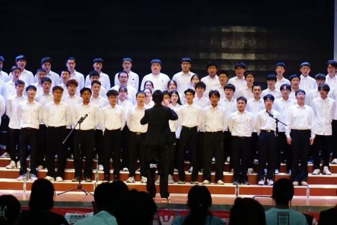 唱响红色旋律，激荡飞扬青春 ——城市学院五四红歌比赛