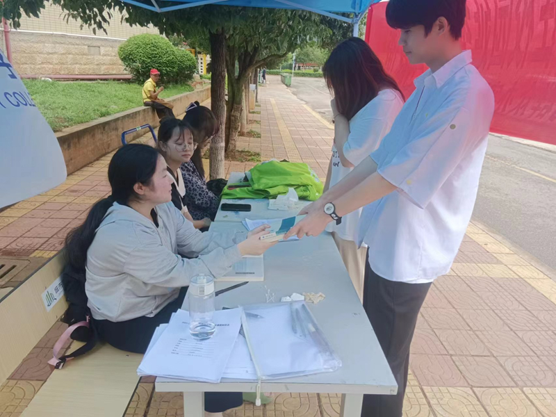 爱心在校园延续，爱心在文理传播