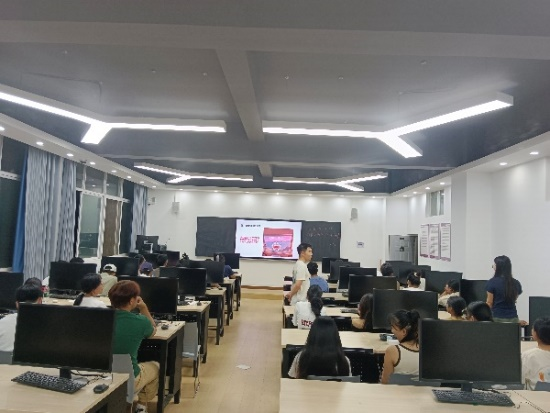 城市学院2024级专升本新生入学教育